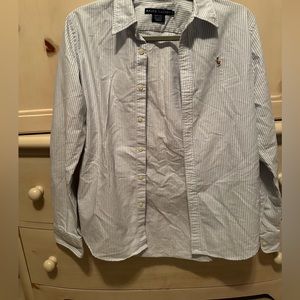 Women’s slim fit size 6 Ralph Lauren button up